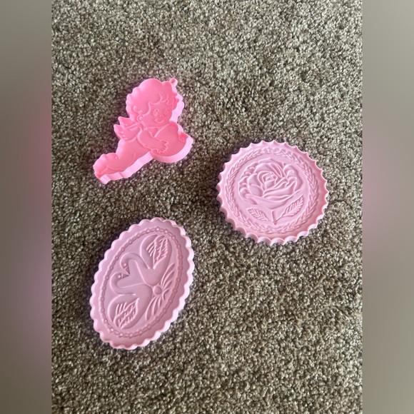 128 Vintage Cookie Cutters Red Plastic‎ HRM Crown Holidays McDonald’s Copper - Picture 8 of 16